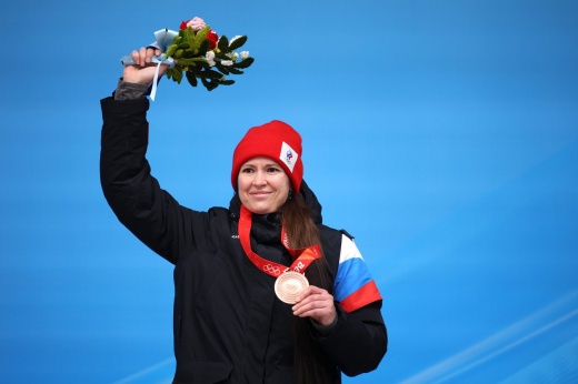 Саночница Иванова — герой Олимпиады. Недавно она не могла ходить, а теперь — с медалью!