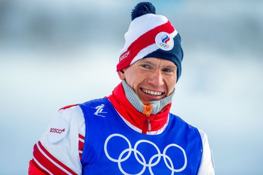 «Я не считаю себя великим». Эмоции Большунова после победы в марафоне на Олимпиаде