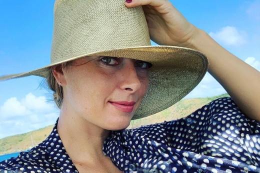 Беременность Марии Шараповой: российская теннисистка, отмечающая на Бали 35-летие, показала округлившийся живот, фото