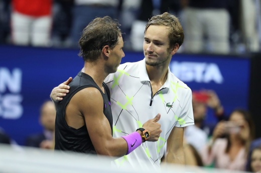 Суперфинал Australian Open: Рафаэль Надаль отыгрался с 0-2 по сетам и победил Медведева, у испанца 21-й рекордный «Шлем»