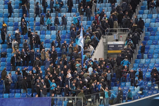 «Выживаем вопреки всему». Фанаты «Зенита» и «Ростова» ушли со стадиона
