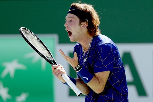No finale!  Andrei Rublev lost in Indian Wells and broke his arm in anger