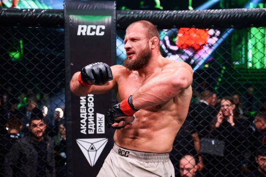 История Штыркова в UFC — максимально нелепая. Но Уральский Халк мог там навести шороху