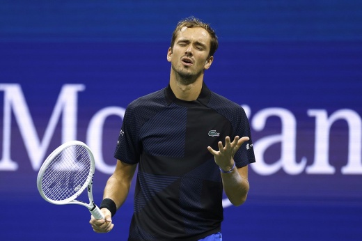 «Никогда не станет великим чемпионом». Полярная реакция мира на вылет Медведева с US Open