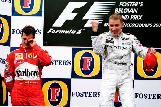 «Один из величайших обгонов в истории Формулы-1». Как Хаккинен обхитрил Шумахера в Спа