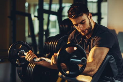 10 упражнений, которых мужчинам стоит избегать. Они могут навредить здоровью