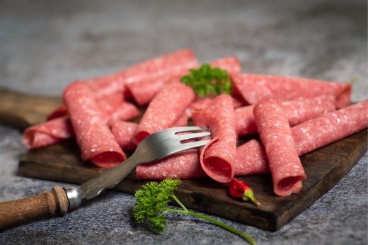 Which sausage is healthier and how to choose it correctly.  4 tips from a doctor and a chef