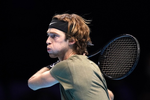 Рублёв не нашёл ключ к подаче Надаля. Но шанс на выход из группы у россиянина всё ещё есть