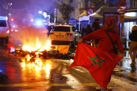 Марокканцы «снесли» Брюссель после победы над Бельгией. Их остановили только водяные пушки
