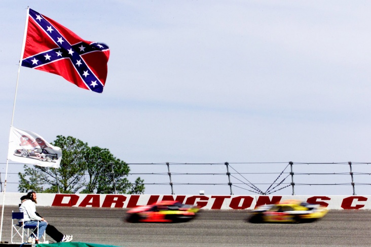 В NASCAR запретили флаги Конфедерации