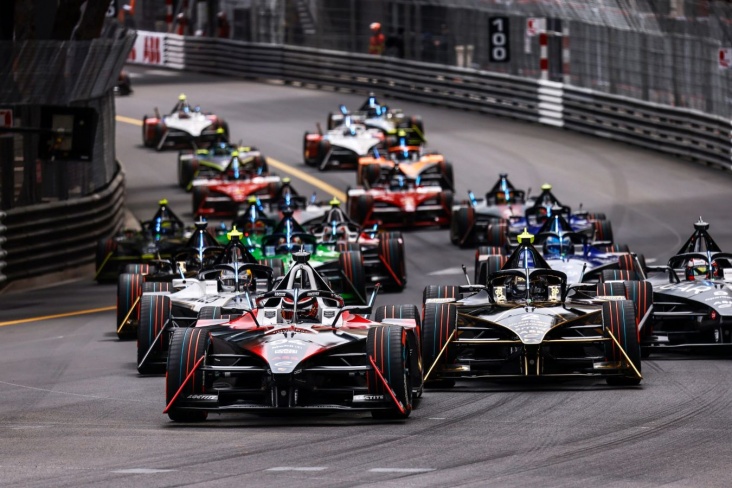Старт гонки Формулы-Е в Монако