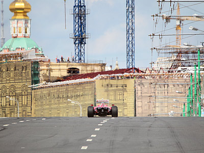 Болид Scuderia Ferrrari на Moscow City Racing