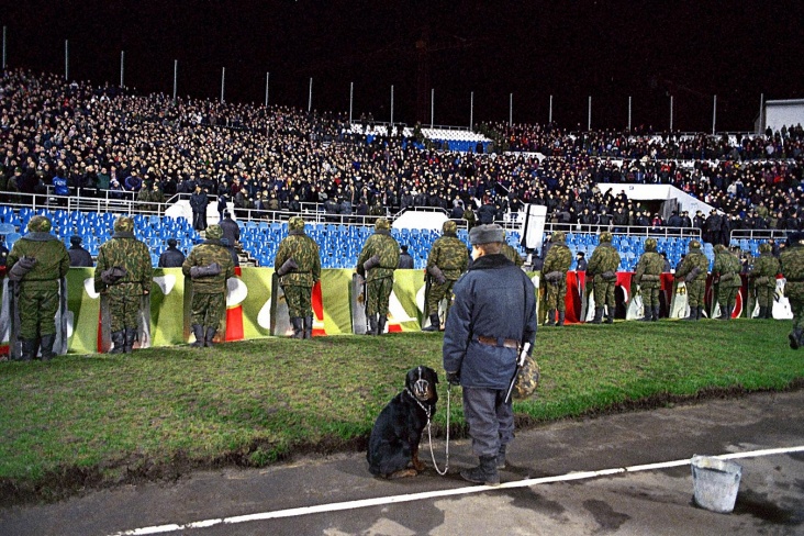 Какими были стадионы в России в 2000 году