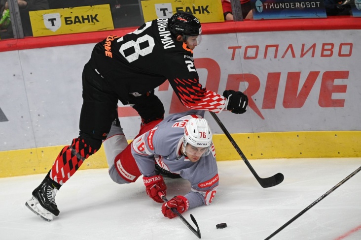 «Авангард» выиграл результативную встречу у «Спартака», Морозов оформил хет-трик