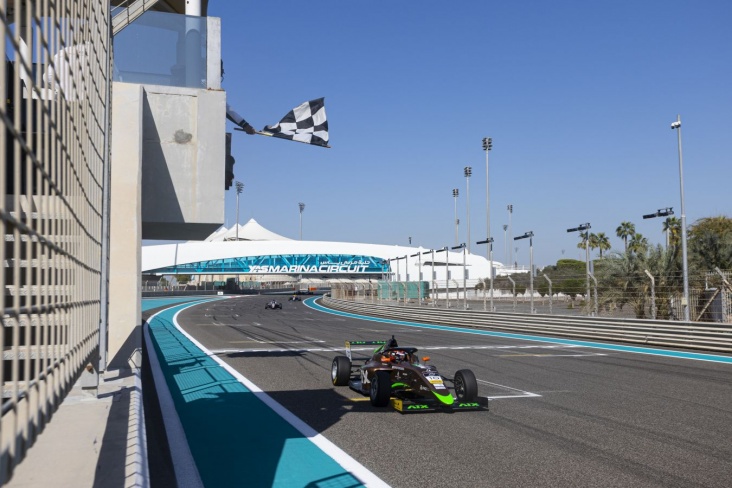 Никита Бедрин выиграл гонку Ф-4 ОАЭ в Абу-Даби