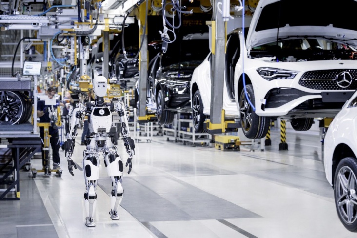 На заводах Mercedes-Benz будут работать роботы