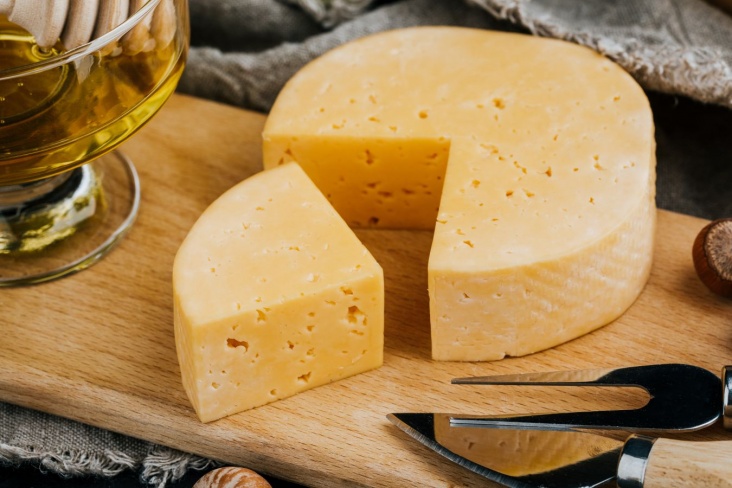 К чему может привести ежедневное употребление сыра