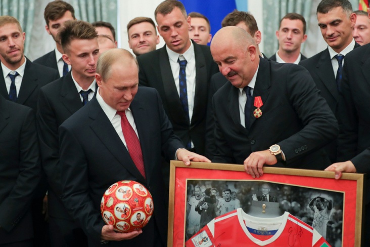 Владимир Путин и сборная России по футболу