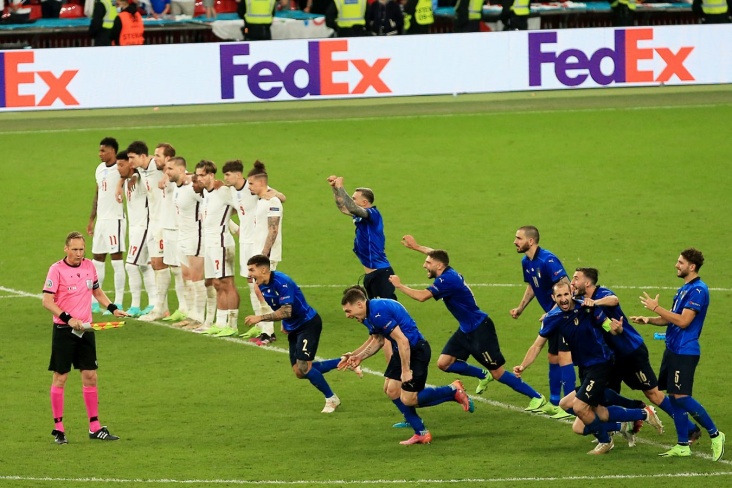 Италия – Англия – 1:1, серия пенальти – 3:2
