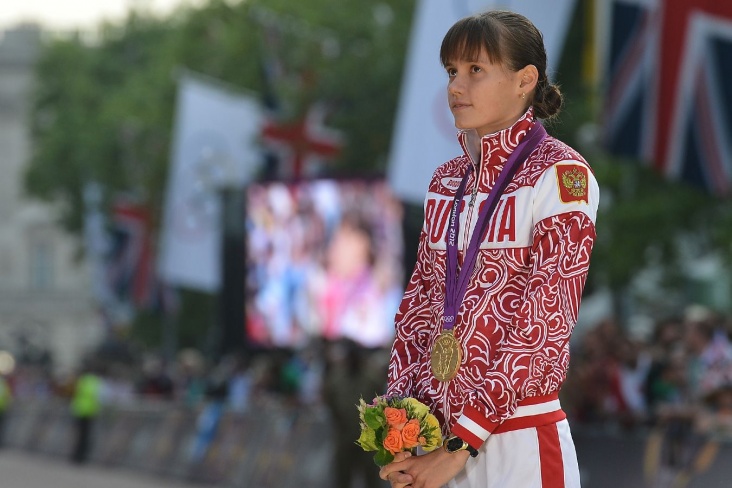 У Елены Лашмановой отобрали золото Игр-2012