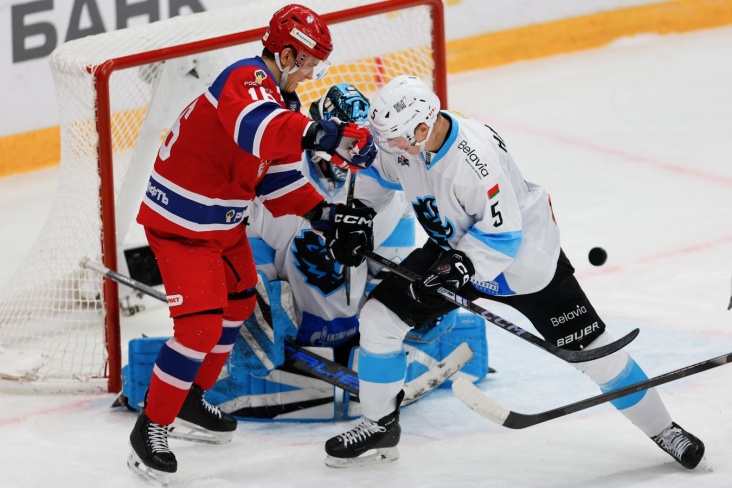 minskoe-dinamo-na-vyezde-poterpelo-porazhenie-ot-cska_17677169921860286755.jpg