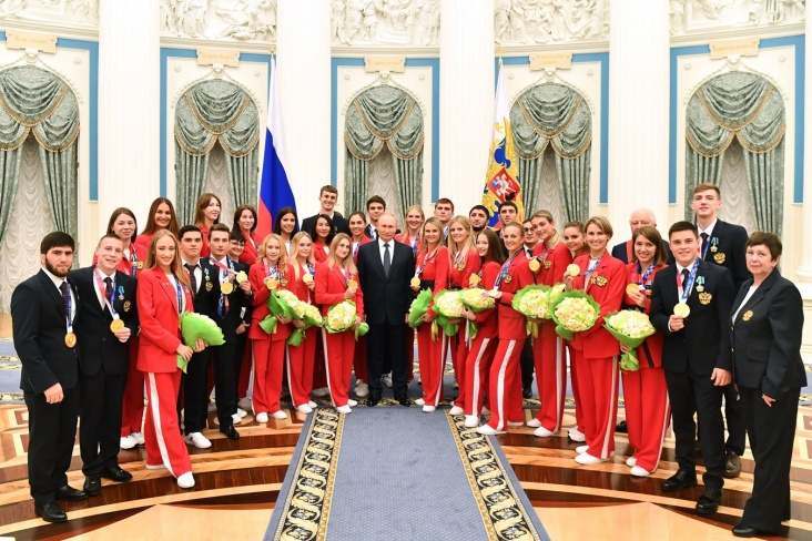 Президент России наградил героев Олимпийских игр