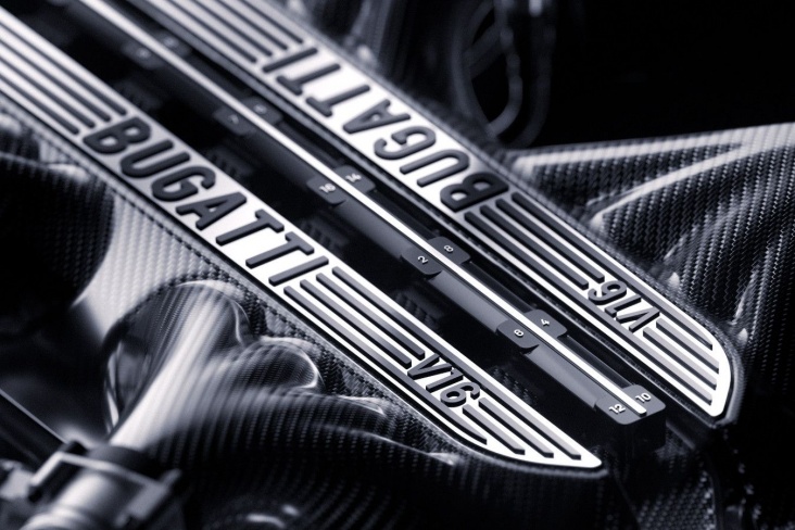 Двигатель Bugatti V16