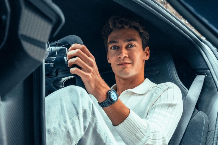 Джордж Расселл за рулём Mercedes-AMG One