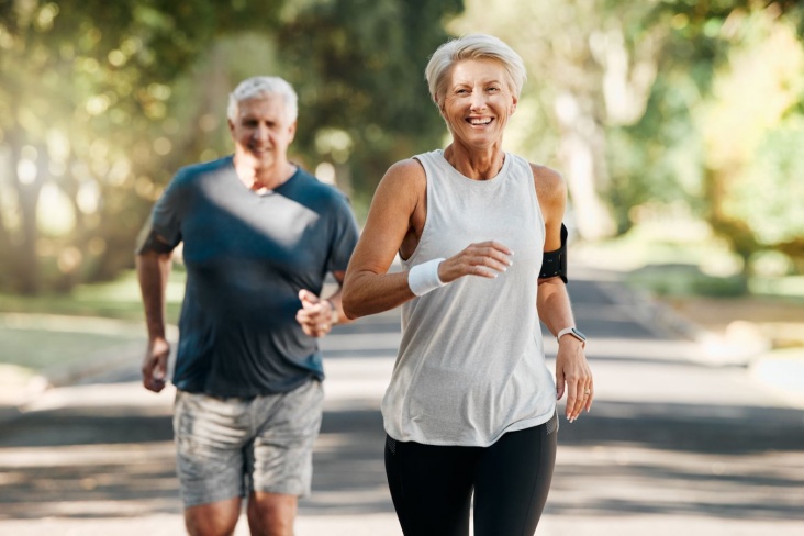 85-летняя женщина пробегает 20 км еженедельно