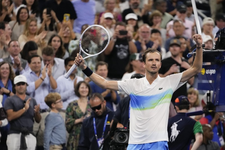 Медведев прорвался во вторую неделю US Open!