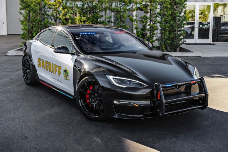 UP.FIT Tesla Model S Plaid Pursuit