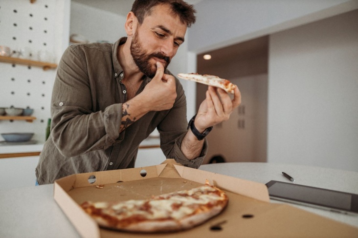 Почему пицца вызывает жажду?