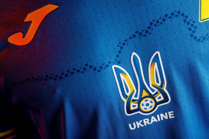 УЕФА одобрил форму Украины с изображением Крыма
