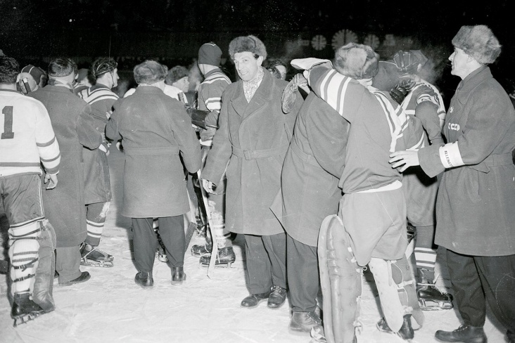 Победный дебют сборной СССР по хоккею на ОИ-1956