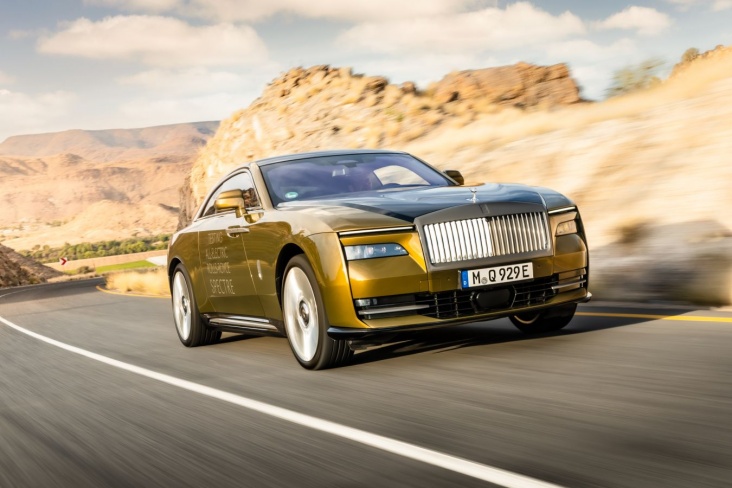 Миллионер купил два Rolls-Royce, чтобы оставаться эксклюзивным владельцем  Spectre - Чемпионат