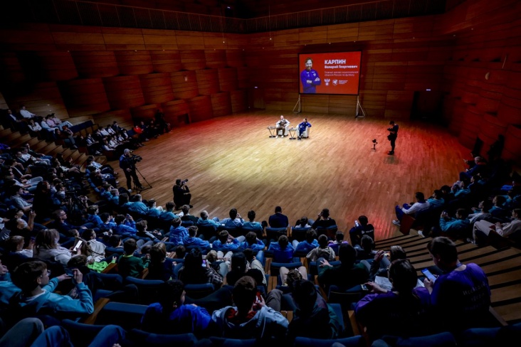 Карпин назвал свою идеальную команду: от Яшина до Месси и Роналду