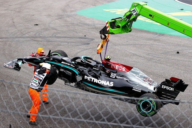 Боттас испортил гонку Гран-при Венгрии