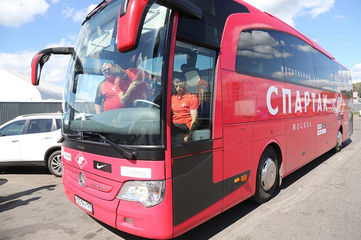 «Спартак» ищет водителя клубного автобуса