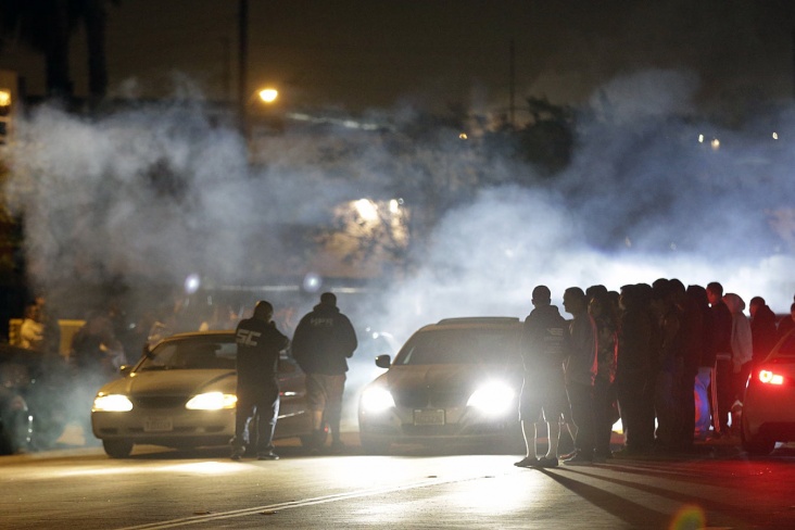 Нелегальные ночные гонки в Омске закончились бедой
