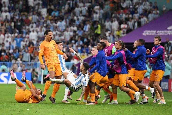 Драка в матче Нидерланды — Аргентина