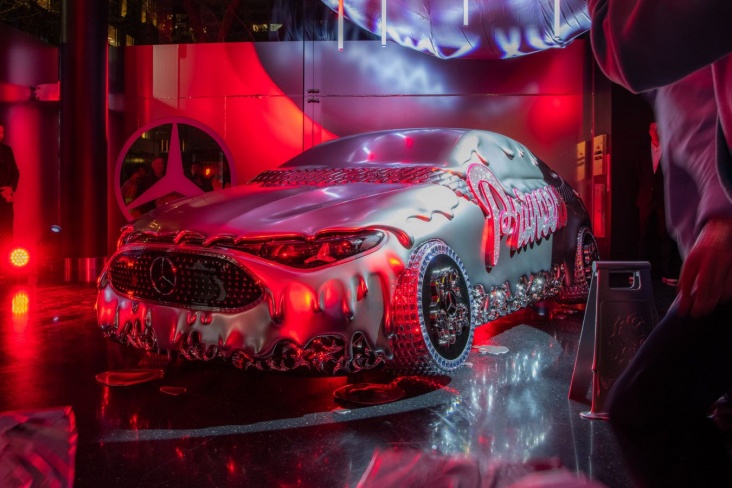 Презентация арт-кара Mercedes-Benz и Ice Spice Презентация арт-кара Mercedes-Benz и Ice Spice
