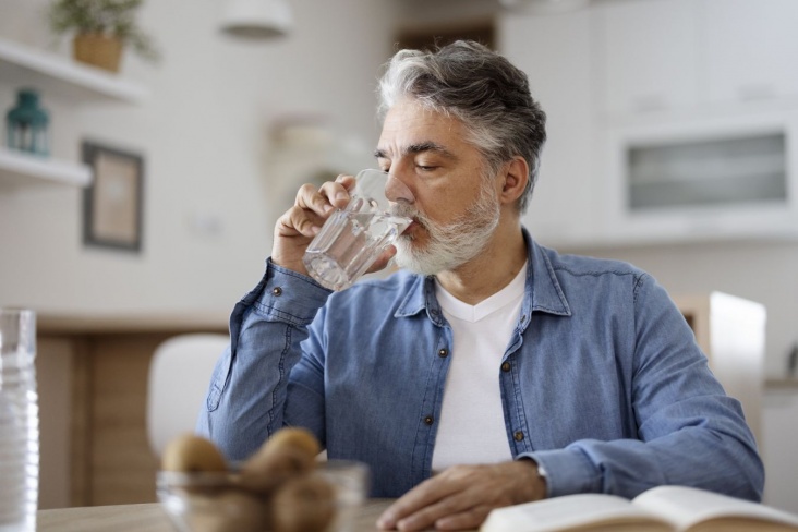 6 причин, почему нужно пить тёплую воду по утрам