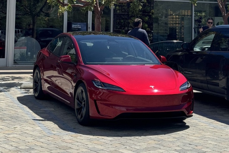 Обновлённая Tesla Model 3 Performance