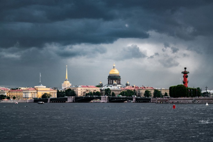 В Петербург прогнозируют июльское наводнение