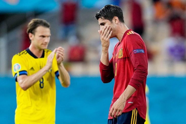 Испанские фанаты освистали своего игрока за промах
