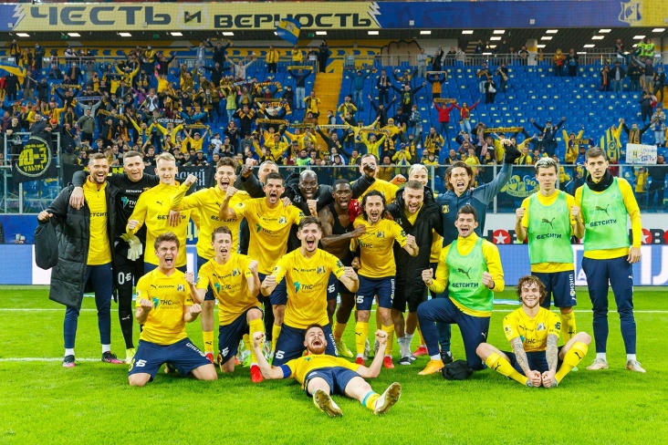 «Ростов» празднует победу над тульским «Арсеналом»