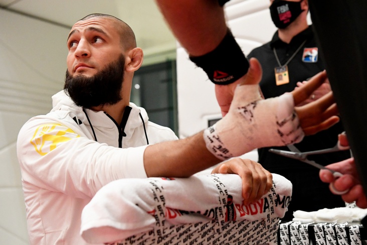 Боец UFC Хамзат Чимаев снялся с боя