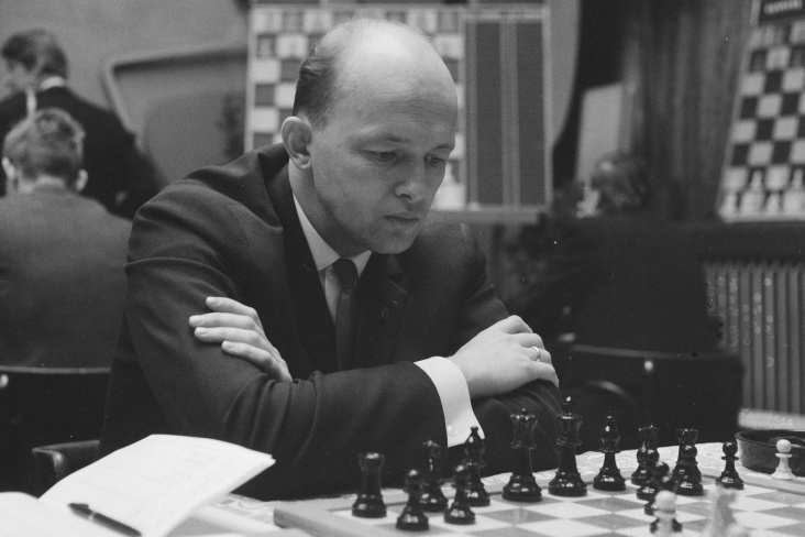 Советский шахматист помогал Фишеру?