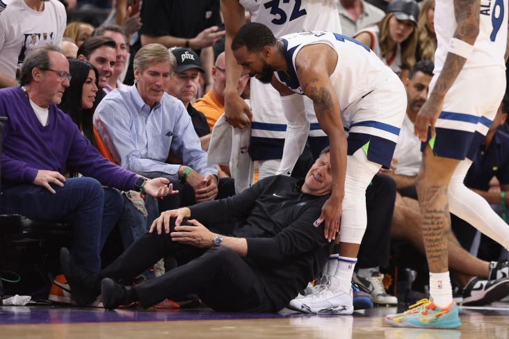В матче плей-офф НБА серьёзно пострадал тренер