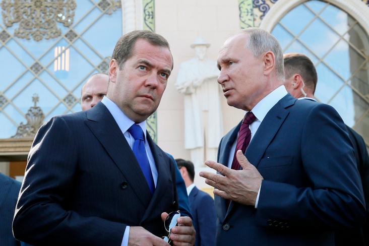 Минюст США: Путин в возможной беседе с Медведевым
